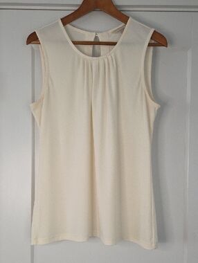 Banana Republic Cream Sleeveless Pleated Neck Shell Top Size M